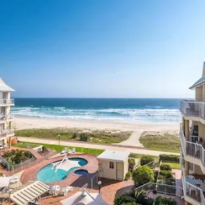 Crystal Beachfront 3* Gold Coast